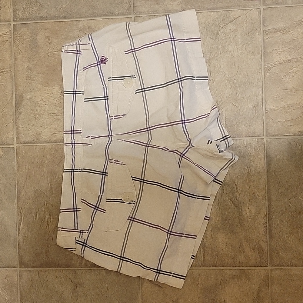 Shorts - Picture 3 of 3
